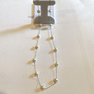 Pearl and silver necklace